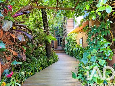 Maison - 197 m² - 10 pièces