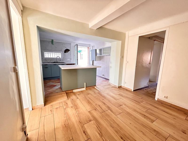 Maison - 181 m² - 9 pièces