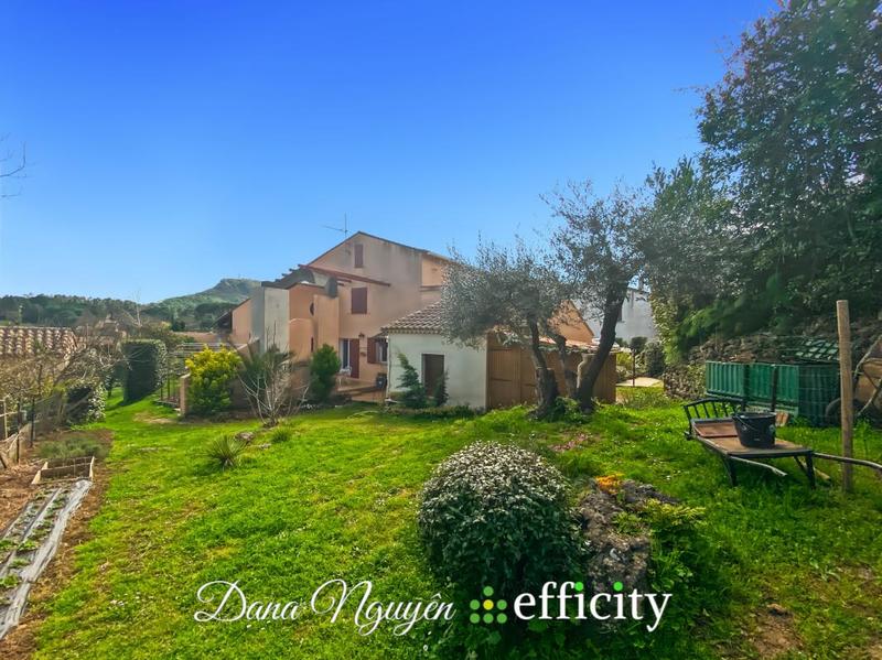 Villa - 180 m² - 7 pièces