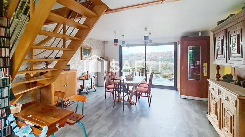 Maison - 220 m² - 6 pièces