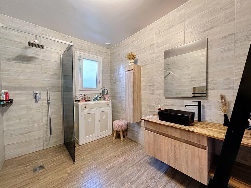 Maison - 181 m² - 8 pièces