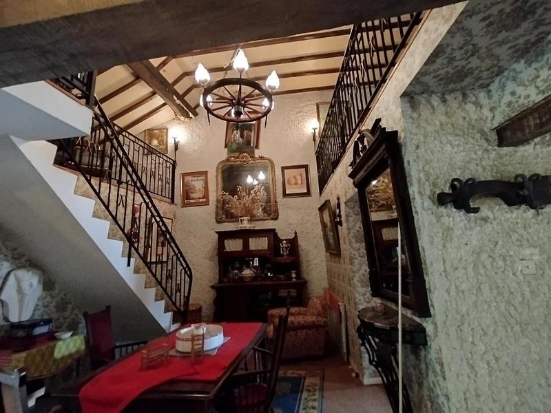 Maison de village - 200 m² - 9 pièces