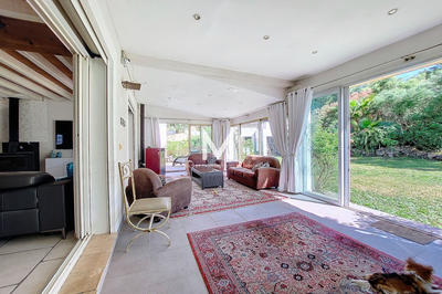 Maison - 205 m² - 7 pièces