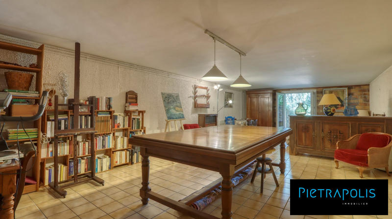 Maison - 201 m² - 6 pièces