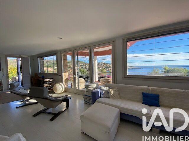 Maison - 219 m² - 7 pièces