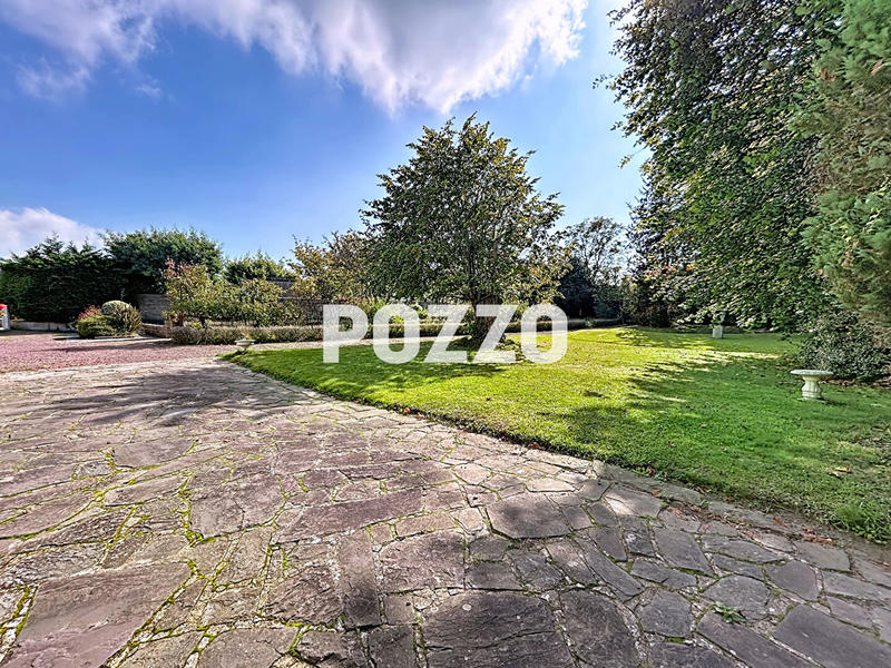 Maison - 177 m² - 8 pièces