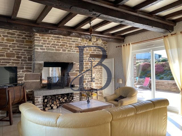 Maison - 223 m² - 8 pièces