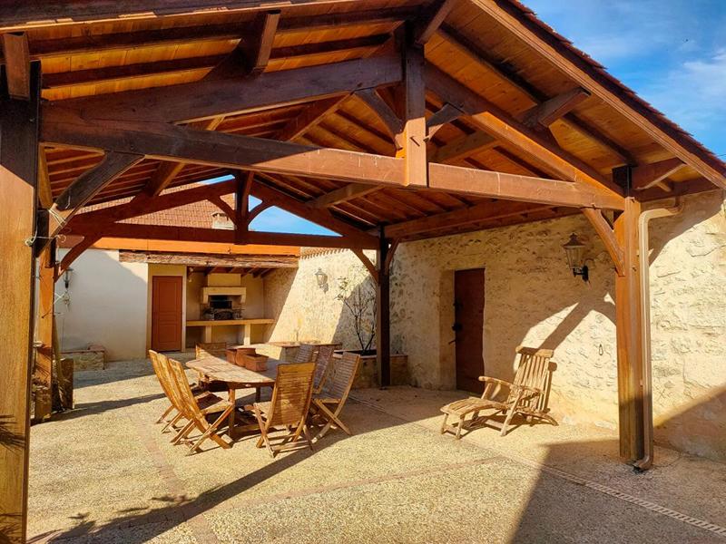 Maison - 600 m² - 16 pièces