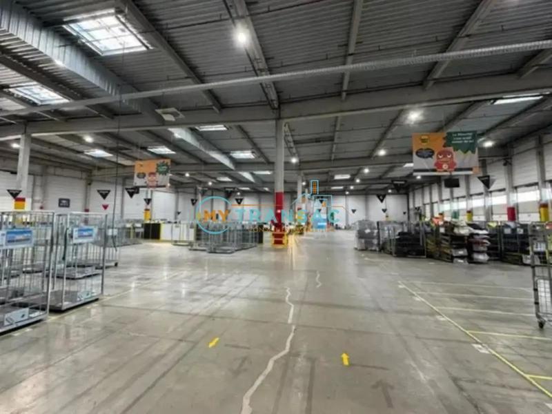 Entrepôt - 9 456 m²