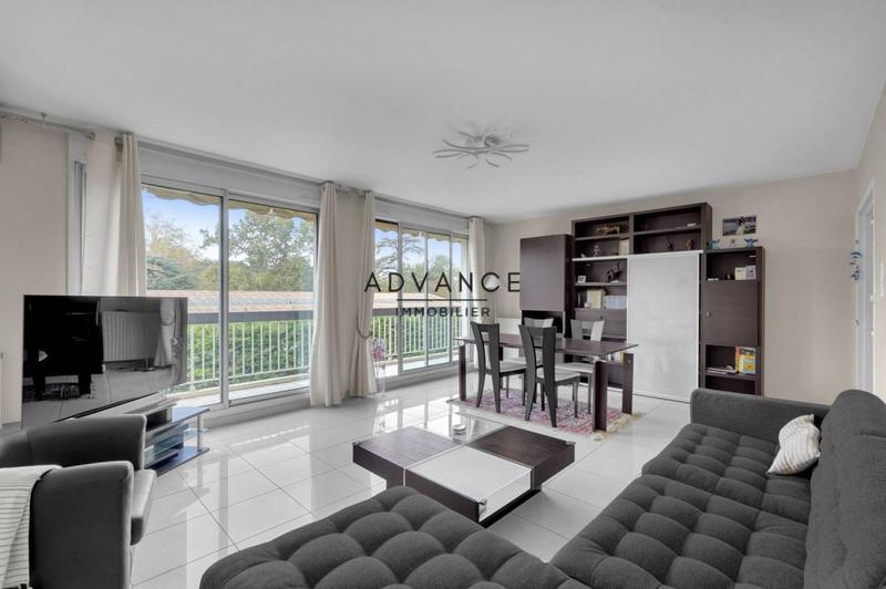 Appartement - 100 m² - 5 pièces