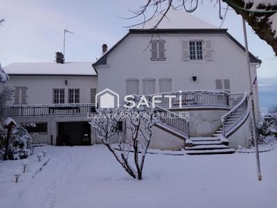 Maison de maîtres - 316 m² - 11 pièces