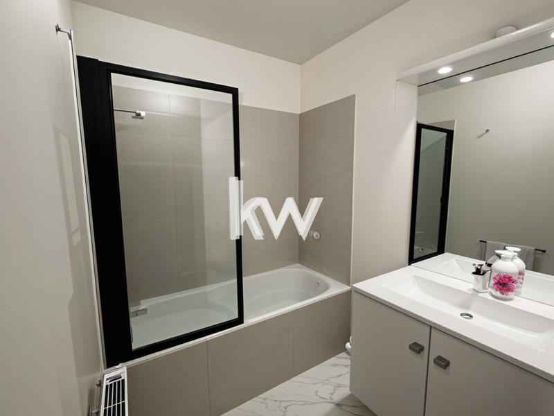 Appartement - 83 m² - 4 pièces