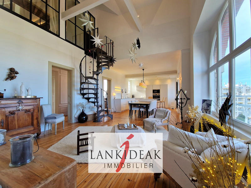 Duplex - 188 m² - 6 pièces