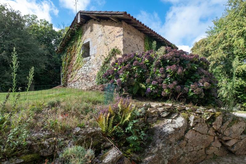 Propriété - 308 m² - 12 pièces