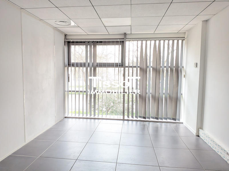 Bureau - 130 m² - 5 pièces