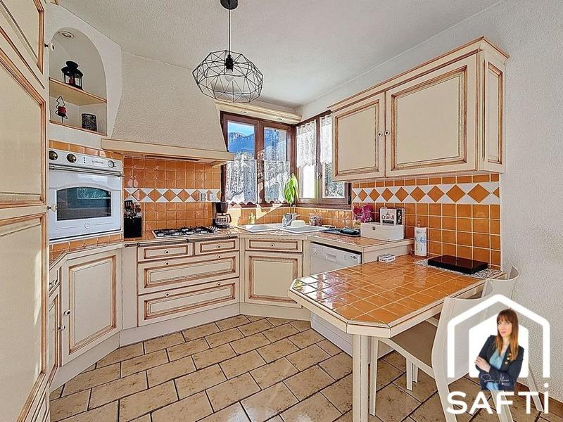 Maison - 95 m² - 5 pièces