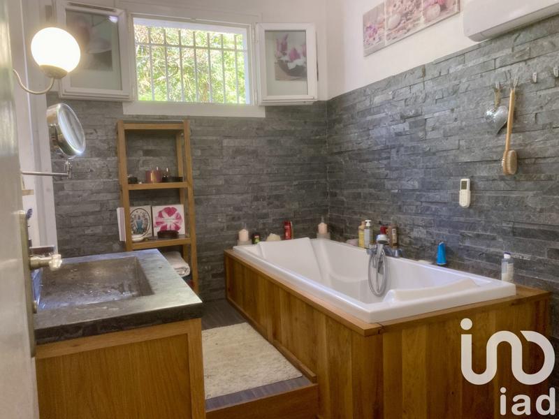 Maison - 600 m² - 3 pièces