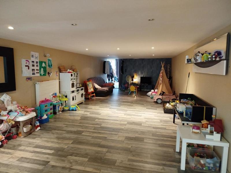 Maison - 242 m² - 6 pièces