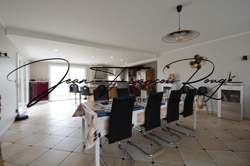 Maison - 235 m² - 9 pièces