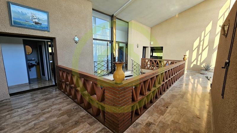 Maison de domaine - 604 m² - 14 pièces