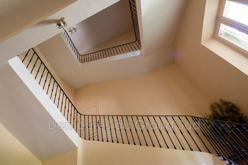 Maison de maîtres - 350 m² - 16 pièces