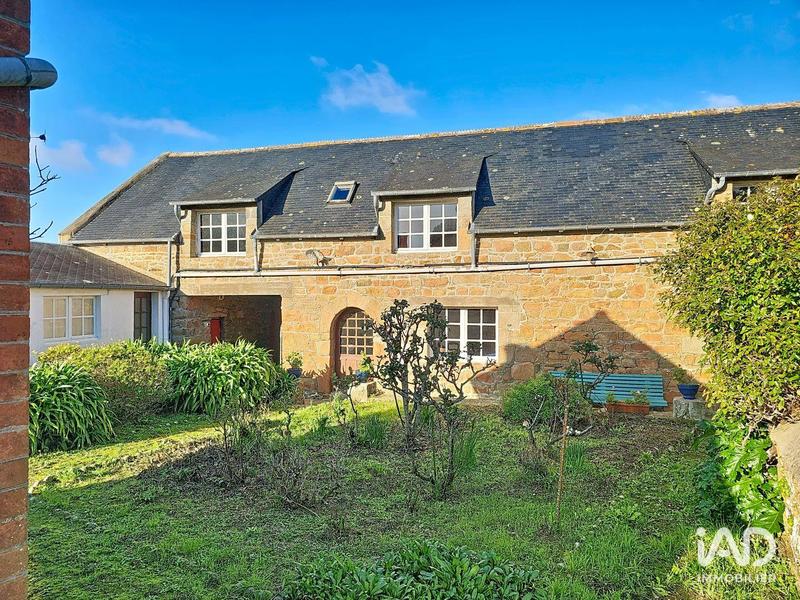 Maison - 208 m² - 9 pièces