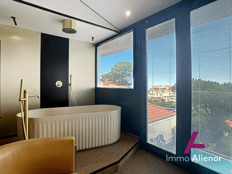 Maison contemporaine - 141 m² - 6 pièces