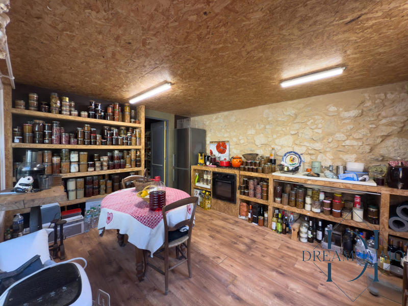 Maison - 260 m² - 7 pièces