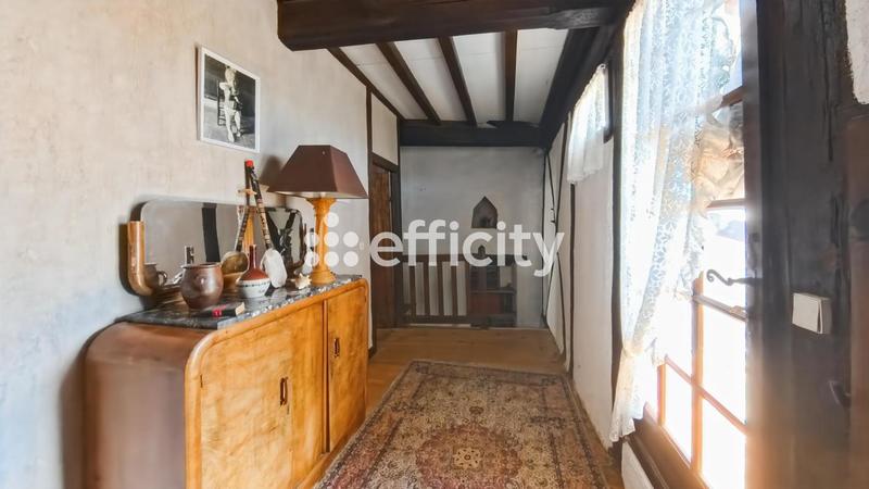 Maison - 250 m² - 8 pièces