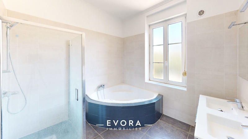 Appartement - 79 m² - 5 pièces