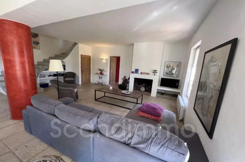 Villa - 195 m² - 7 pièces