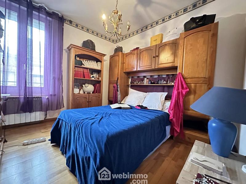 Maison - 196 m² - 8 pièces