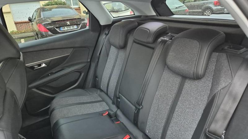 Peugeot 3008 II 1.5 BlueHDi 130 Eat8 Allure