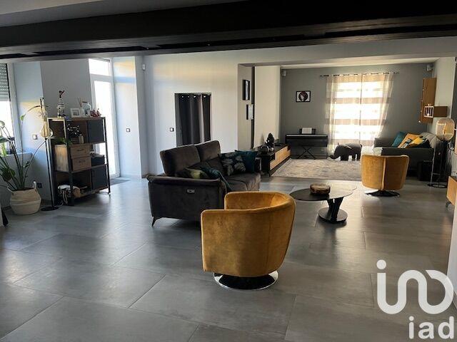 Maison - 440 m² - 9 pièces