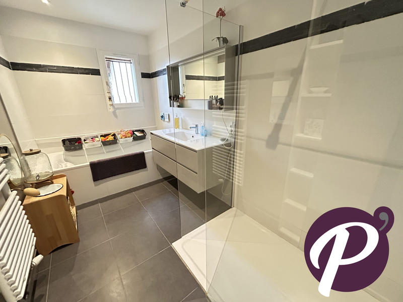 Maison - 185 m² - 5 pièces