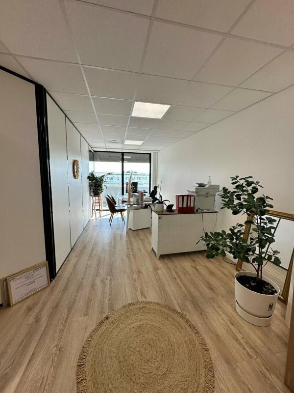 Bureau - 349 m²