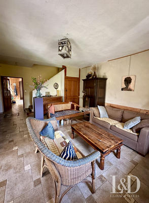 Maison traditionnelle - 213 m² - 7 pièces