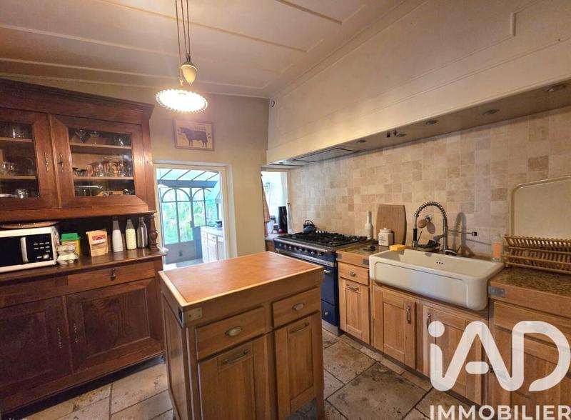 Maison - 250 m² - 7 pièces