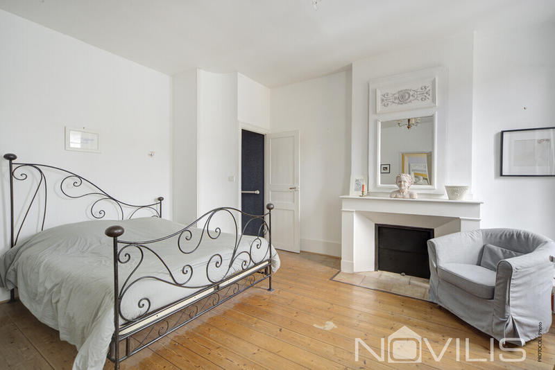 Maison de ville - 260 m² - 7 pièces