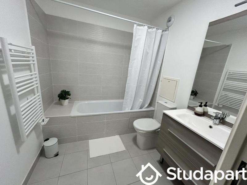 Chambre - 11 m² - 1 pièce