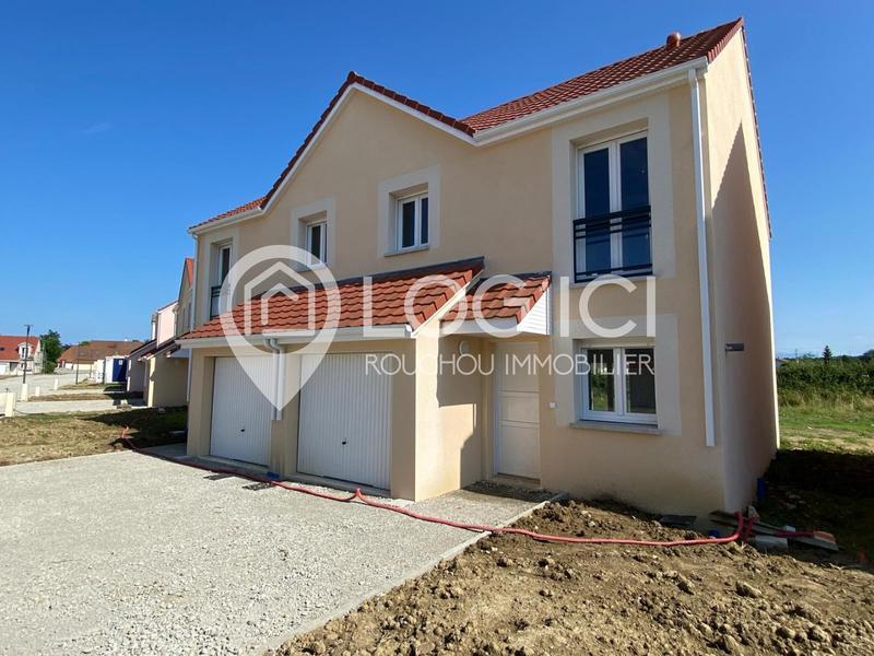 Maison - 90 m² - 5 pièces