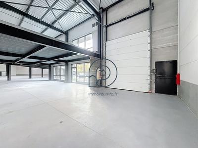 Local d'activités - 851 m²