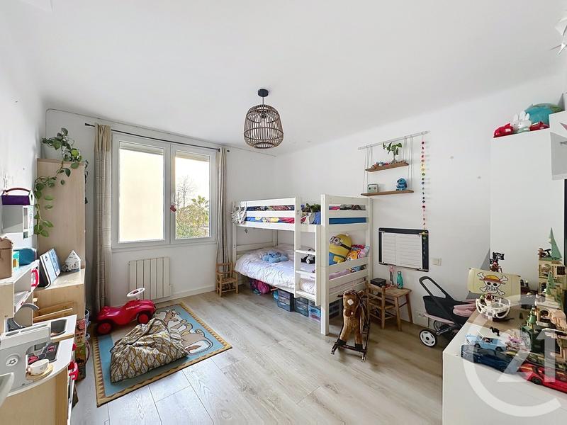 Appartement - 79 m² - 4 pièces