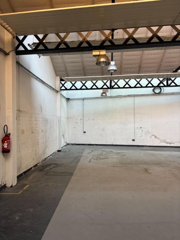 Local d'activité / Entrepôt - 485 m² - 3 pièces