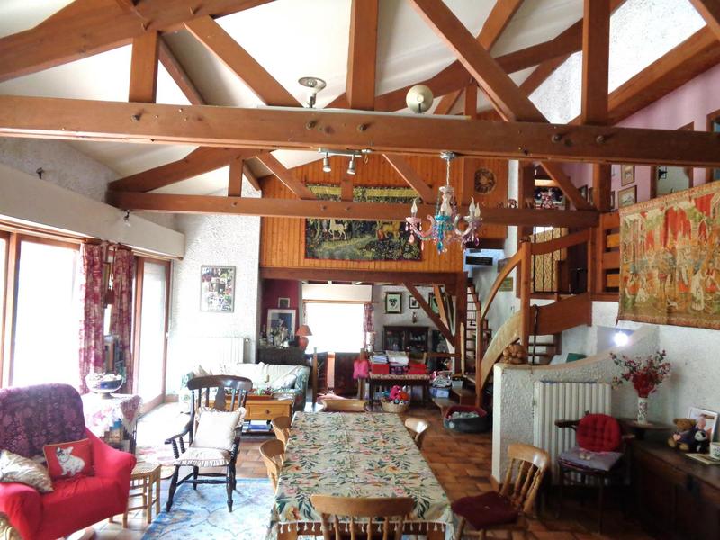 Maison traditionnelle - 190 m² - 7 pièces