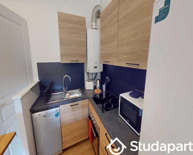 Chambre - 80 m² - 1 pièce