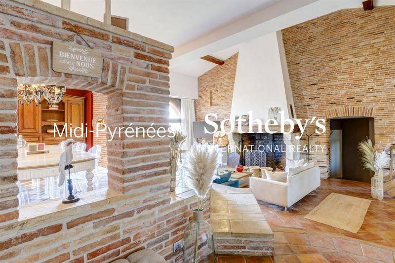 Corps de ferme - 600 m² - 14 pièces