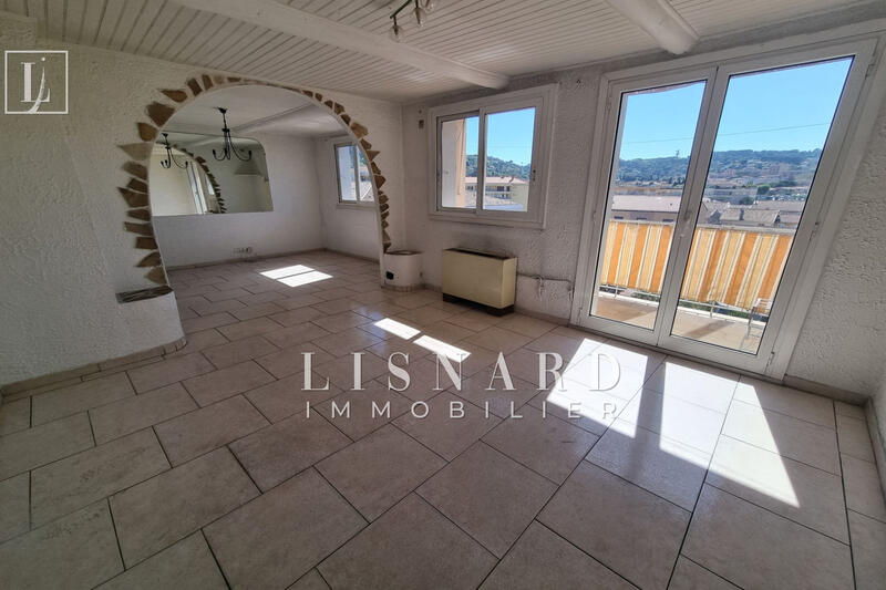 Appartement - 101 m² - 5 pièces