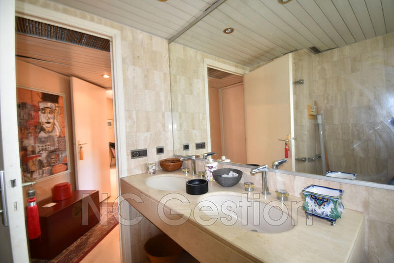 Appartement - 92 m² - 4 pièces