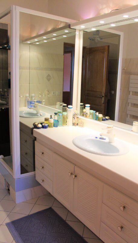 Maison - 230 m² - 6 pièces